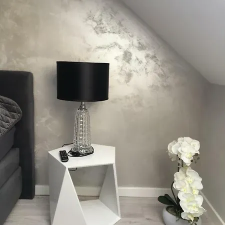 Mnw * Βαρσοβία